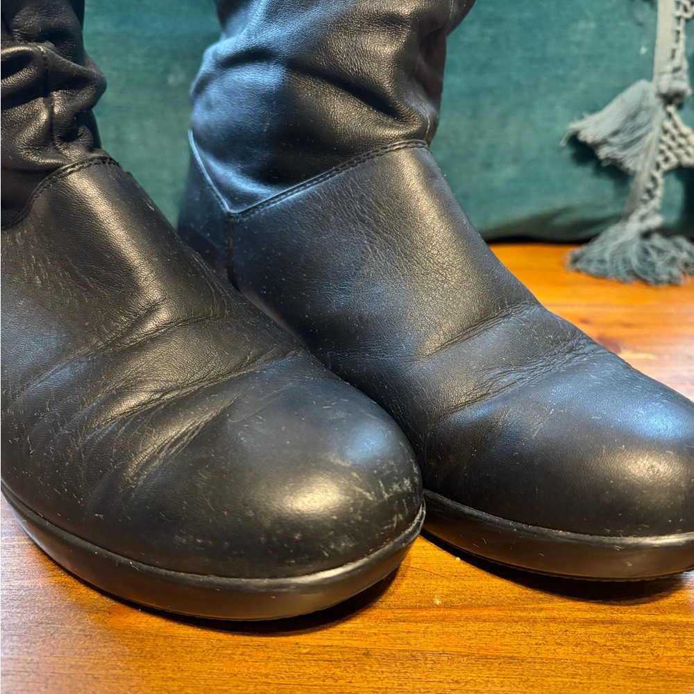 Dansko Devin Slouch Boot - Picture 5 of 8